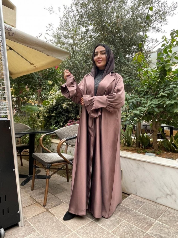عباية ملونه ساده بتصميم رائع