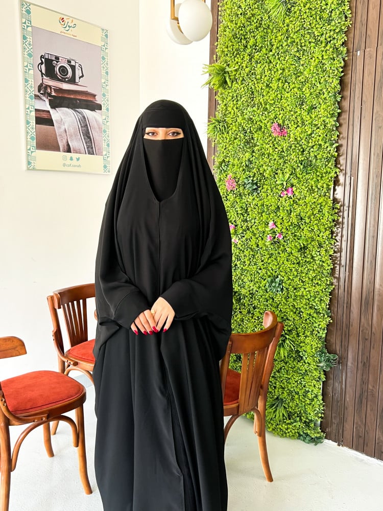 عباية راس اسلامية بأزرار من الأمام