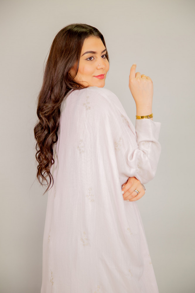 عباية لينن مطرزة