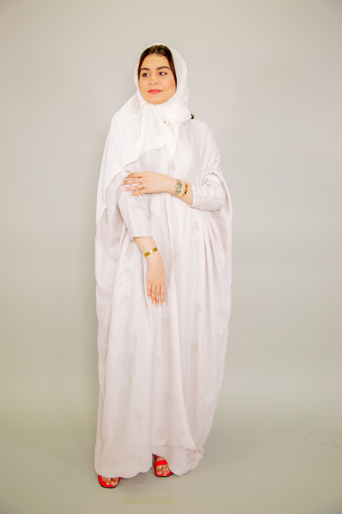 عباية لينن مطرزة