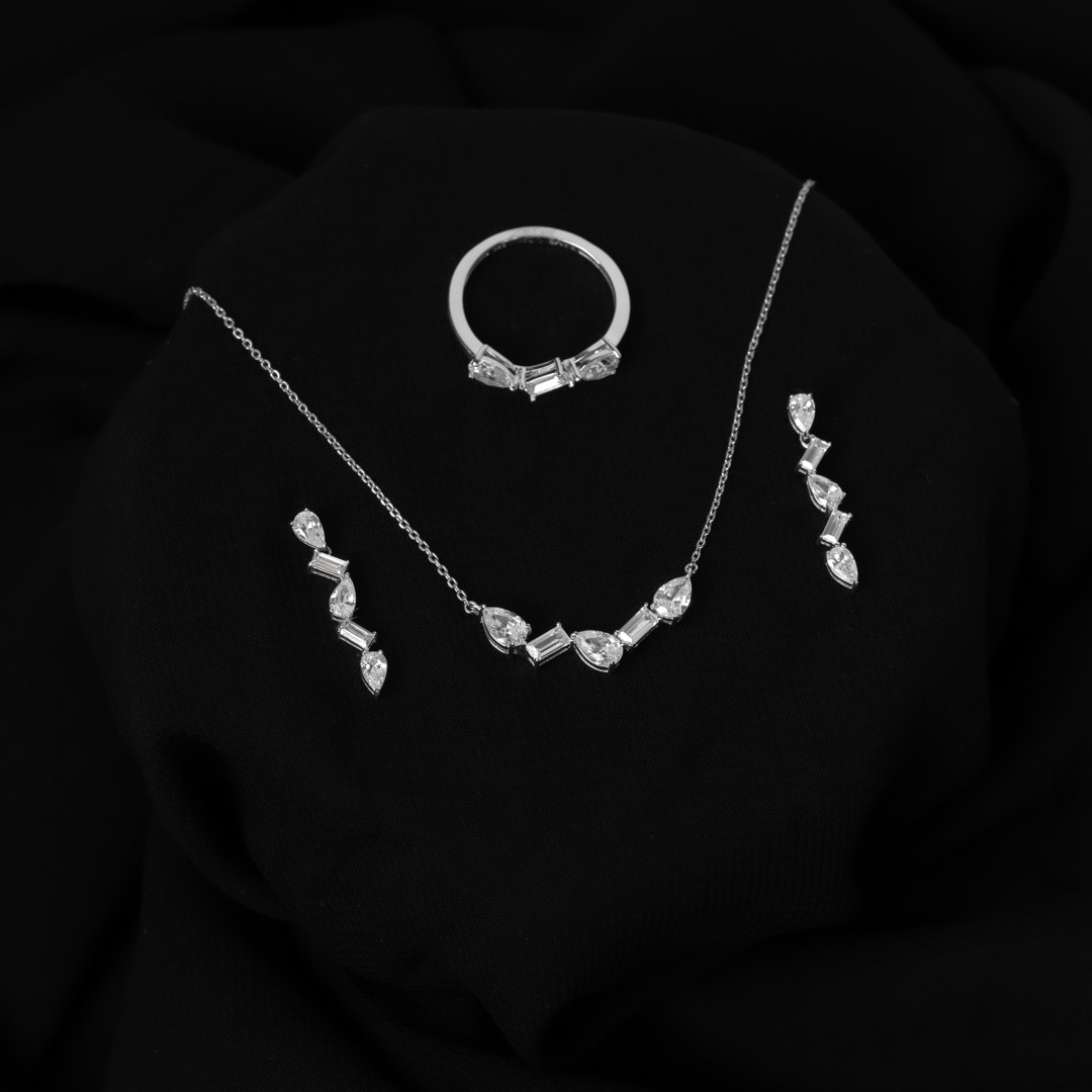 طقم فضة نواعم عيار 925 ذو جودة عالية و آمن على الب...